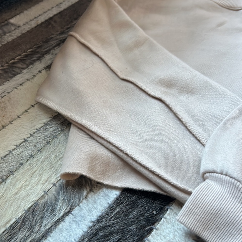Amazhiyu Cropped Crewneck‎ Sweater - Picture 3 of 5